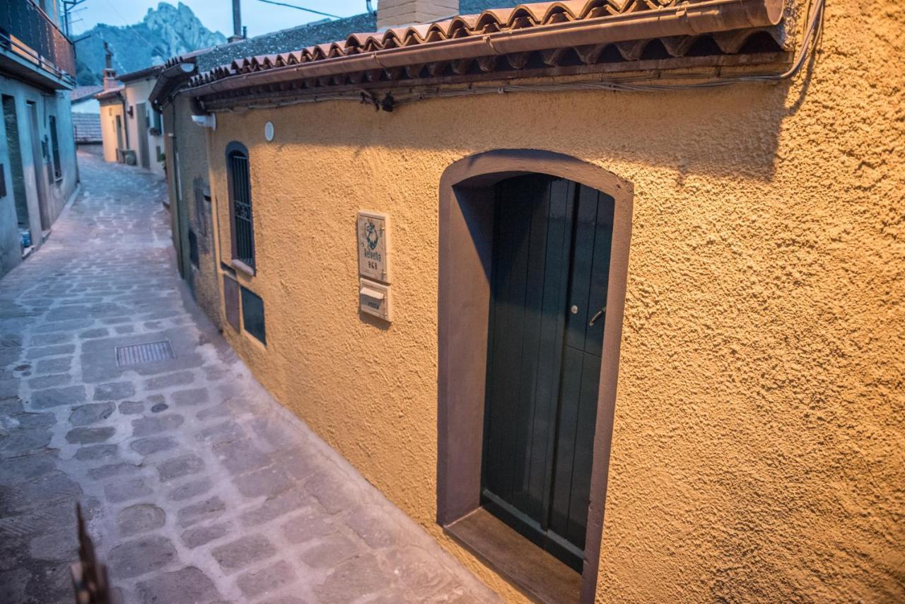 Helvetia Bed & Breakfast Bed and Breakfast Castelmezzano Exterior foto