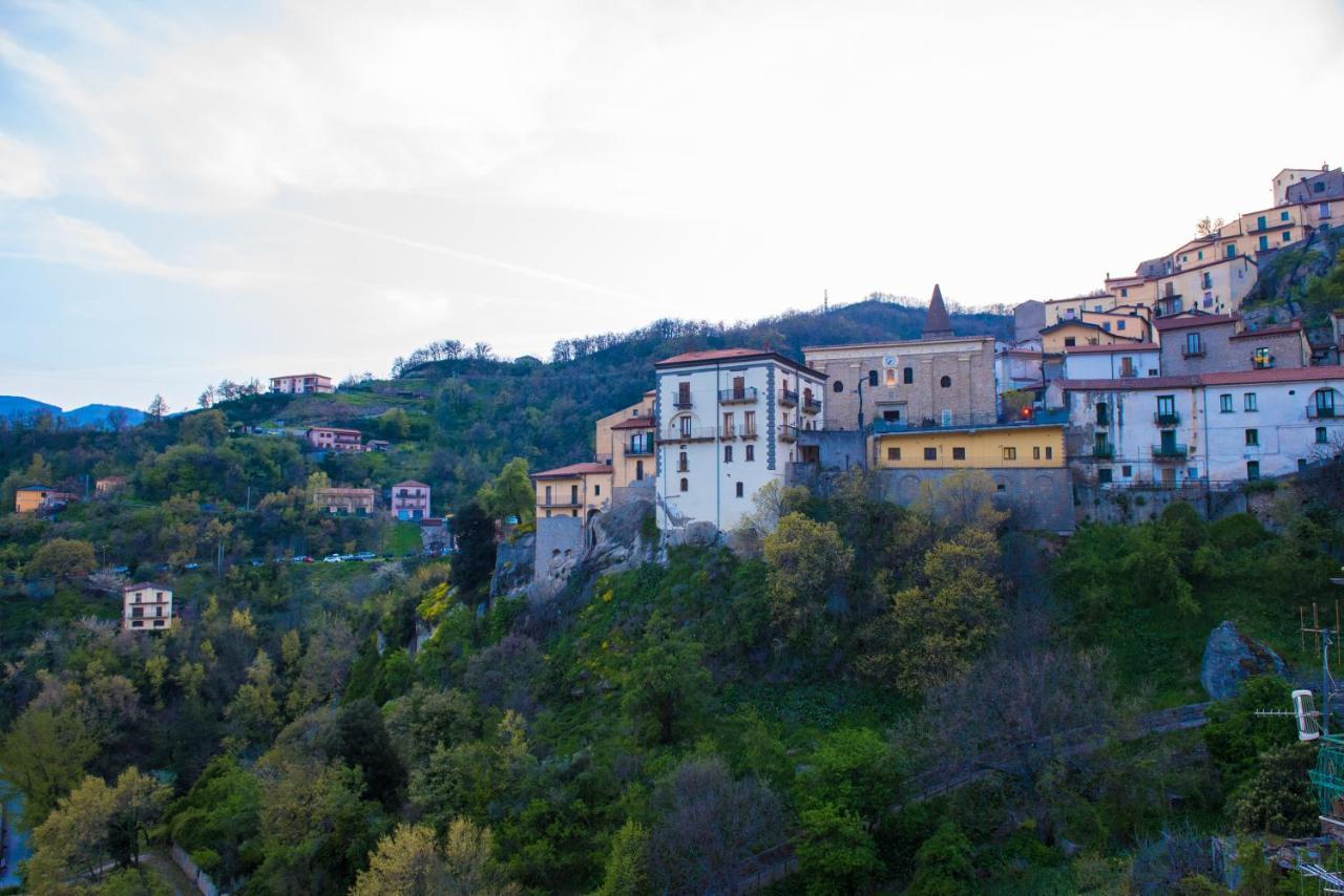 Helvetia Bed & Breakfast Bed and Breakfast Castelmezzano Exterior foto