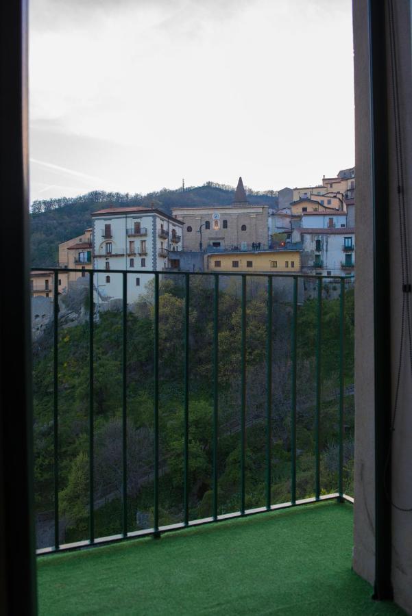 Helvetia Bed & Breakfast Bed and Breakfast Castelmezzano Exterior foto