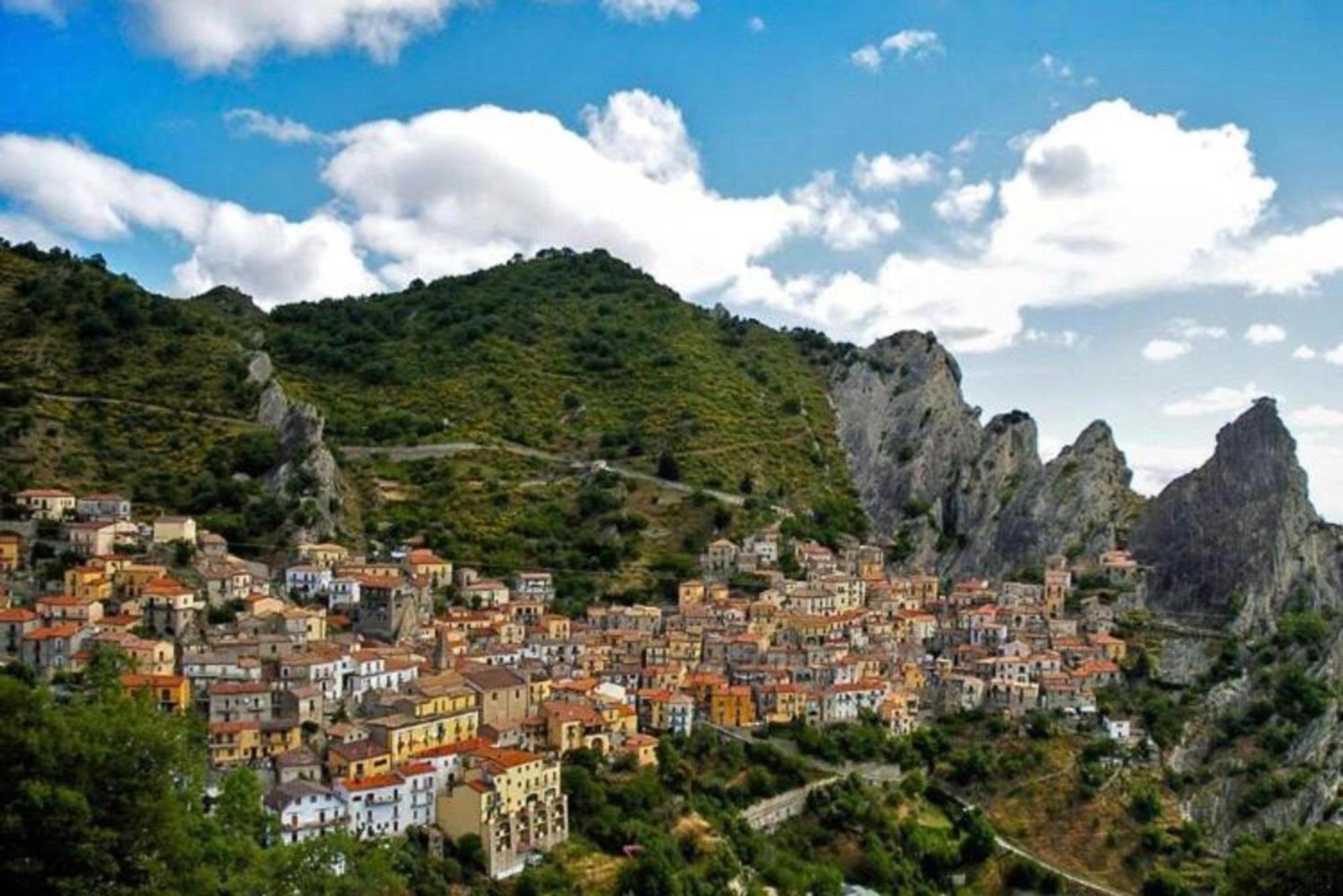 Helvetia Bed & Breakfast Bed and Breakfast Castelmezzano Exterior foto